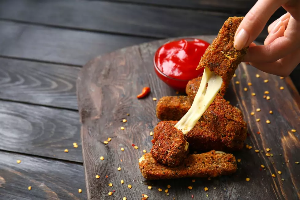 Most People Can’t Handle The Biggest Mozzarella Stick In New Jersey