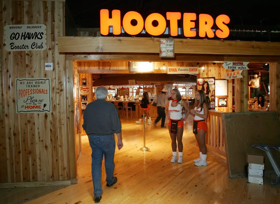 Hooters To Open Its First Casino Hotel