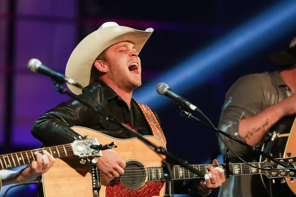 Justin Moore Releases ‘You Look Like I Need a Drink’ Lyric Video